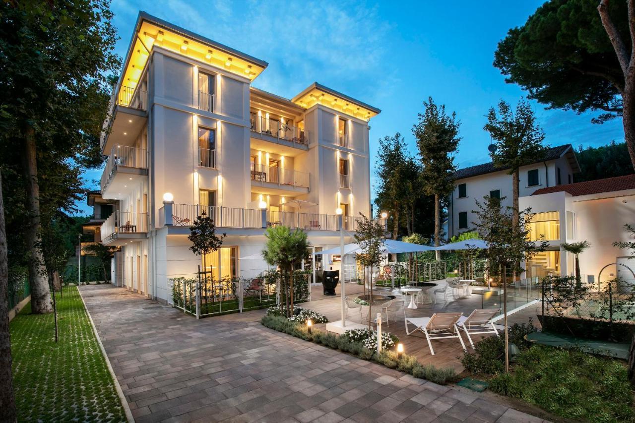 Aparthotel Elegance Riccione Exterior foto
