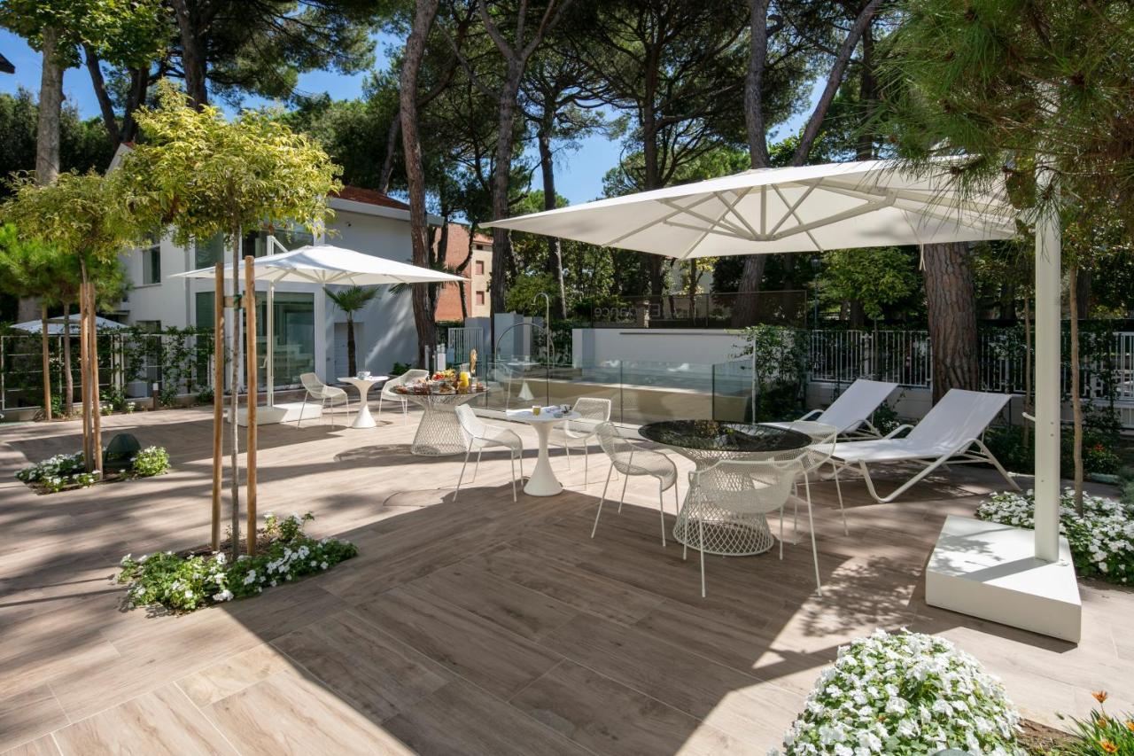 Aparthotel Elegance Riccione Exterior foto